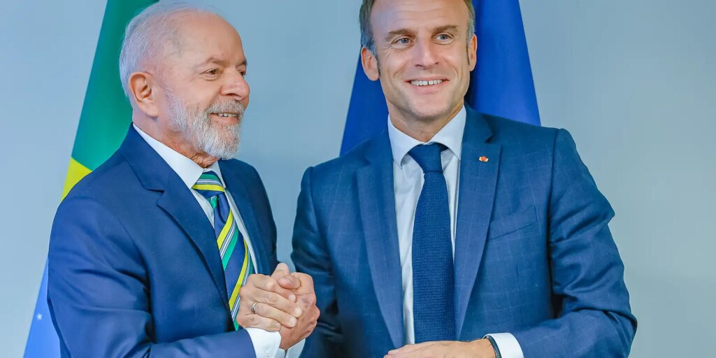 Lula repudia tarifaço dos EUA durante telefonema para Macron lula-repudia-tarifaco-dos-eua-durante-telefonema-para-macron