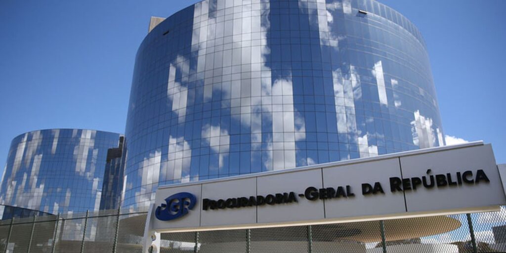 PGR tem 5 dias para analisar indiciamento de Bolsonaro e Eduardo pgr-tem-5-dias-para-analisar-indiciamento-de-bolsonaro-e-eduardo