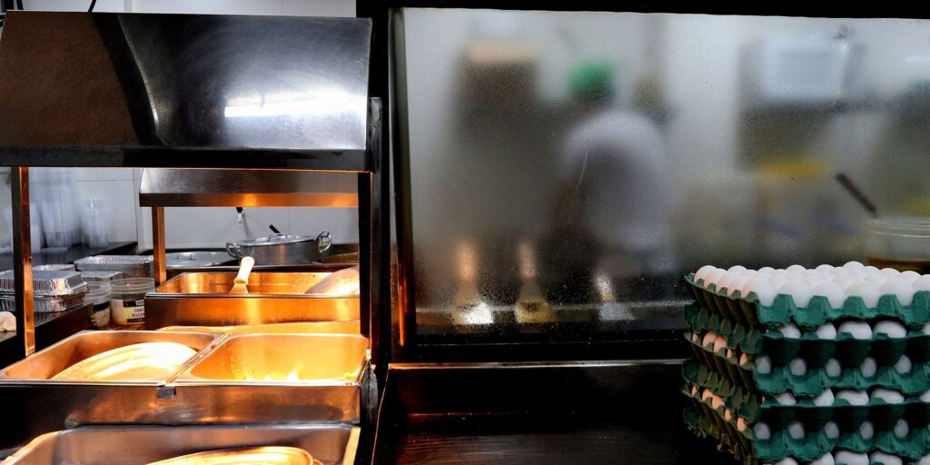 setor-de-servicos-atingiu-recorde-de-15,2-milhoes-de-empregos-em-2023