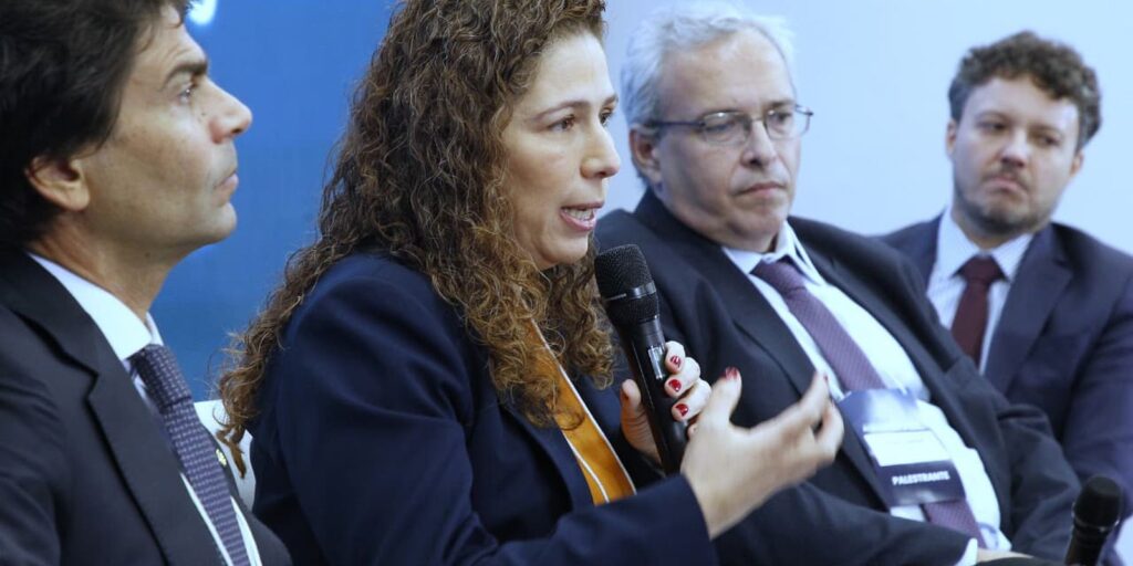 Ministra defende regras objetivas na avaliação de servidor em reforma ministra-defende-regras-objetivas-na-avaliacao-de-servidor-em-reforma