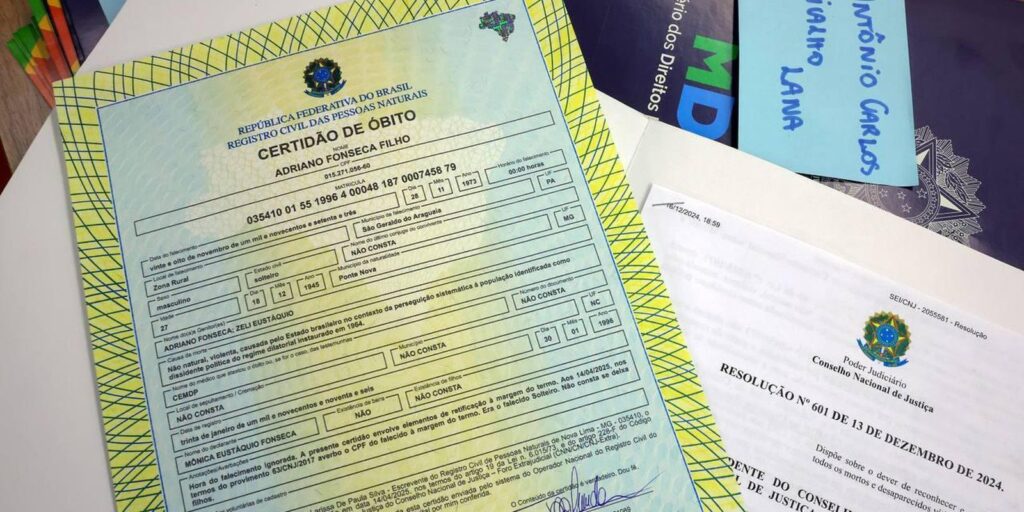 familias-de-mortos-pela-ditadura-recebem-certidoes-de-obito-corrigidas