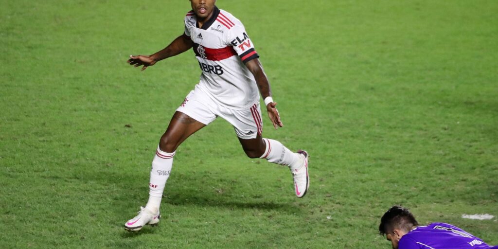 Bruno Henrique é condenado no STJD e está suspenso por 12 jogos bruno-henrique-e-condenado-no-stjd-e-esta-suspenso-por-12-jogos