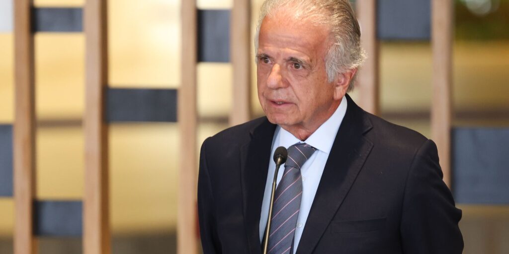 Crise entre Venezuela e EUA preocupa, diz ministro da Defesa do Brasil crise-entre-venezuela-e-eua-preocupa,-diz-ministro-da-defesa-do-brasil