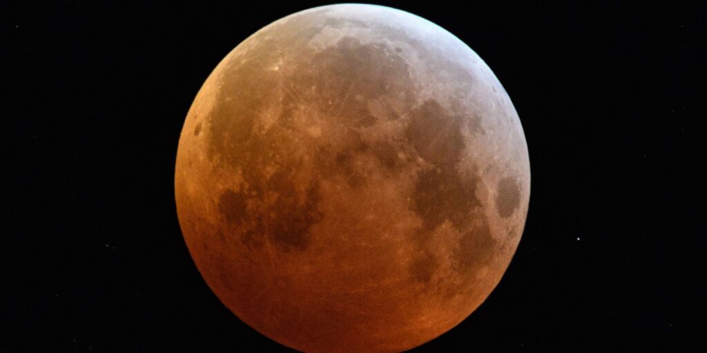 Lua de sangue: eclipse lunar total ocorre neste domingo lua-de-sangue:-eclipse-lunar-total-ocorre-neste-domingo