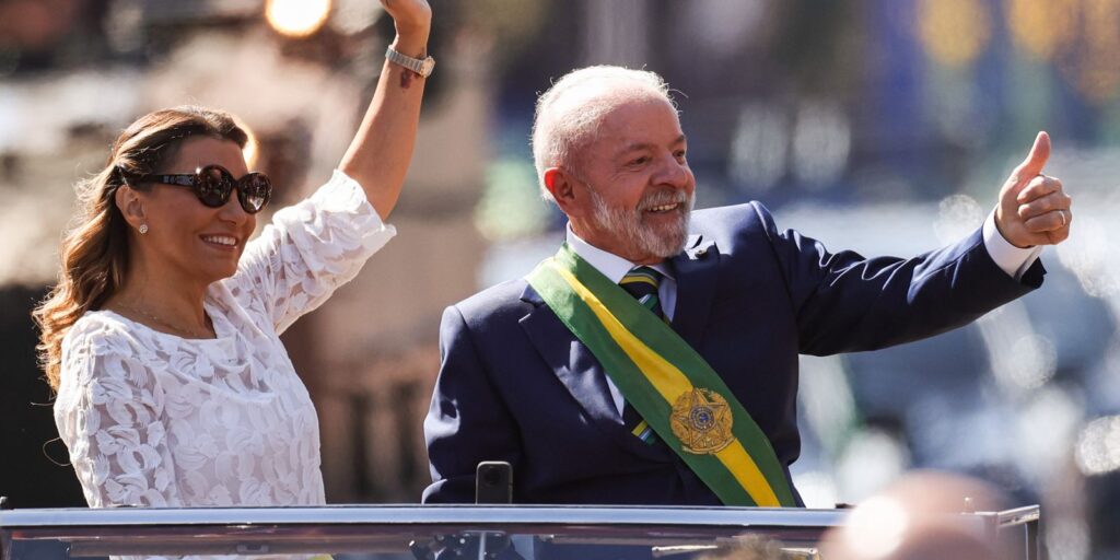 7 de setembro: Lula desfila em carro aberto ao lado de Janja 7-de-setembro:-lula-desfila-em-carro-aberto-ao-lado-de-janja