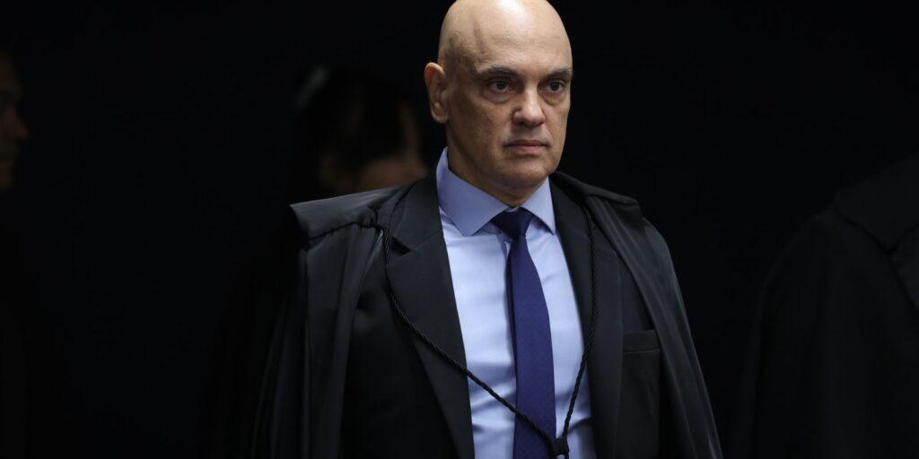 Moraes vota pela manutenção da validade da delação de Mauro Cid moraes-vota-pela-manutencao-da-validade-da-delacao-de-mauro-cid