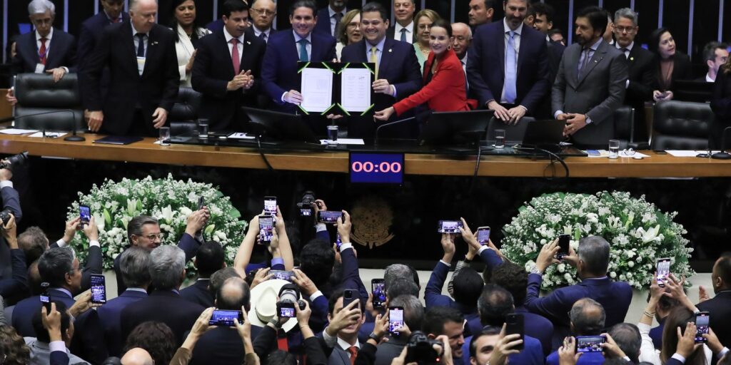 congresso-promulga-pec-que-muda-regras-para-pagamento-dos-precatorios