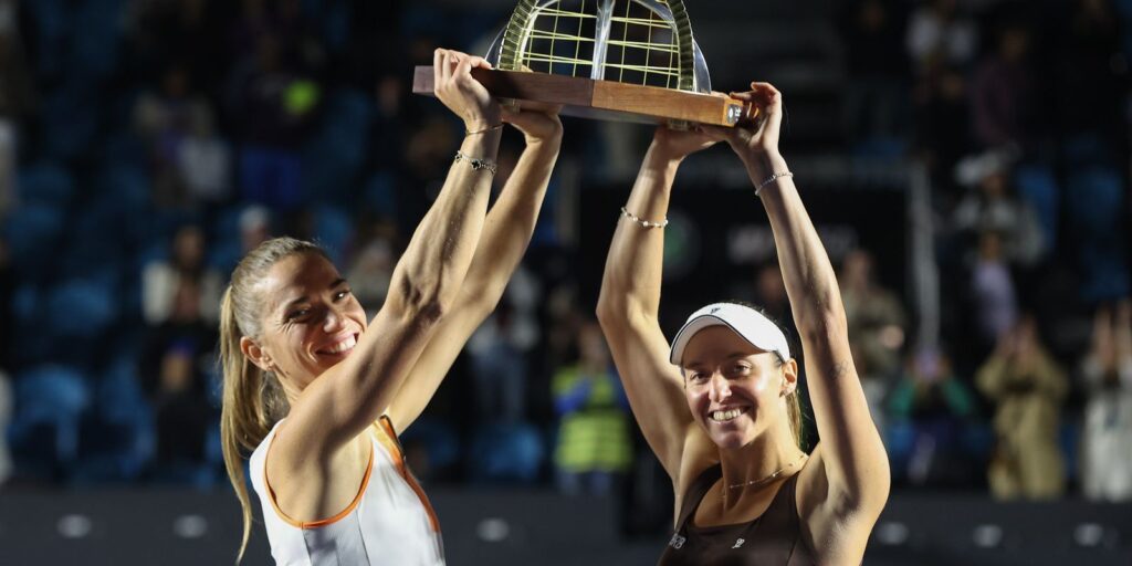 Luisa Stefani e Timea Babos conquistam título de duplas no SP Open luisa-stefani-e-timea-babos-conquistam-titulo-de-duplas-no-sp-open