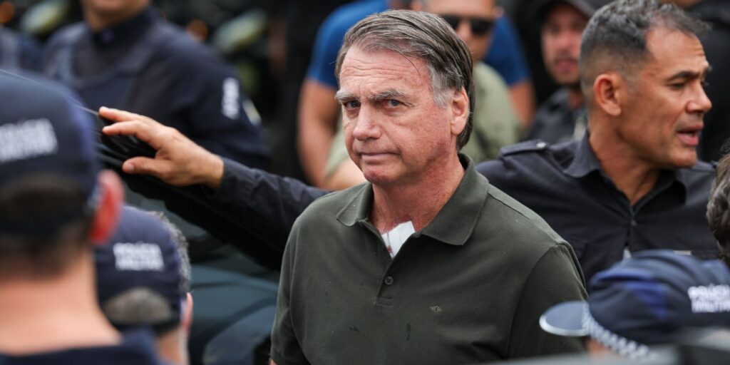 Autorizado pelo STF, Bolsonaro faz exames em hospital de Brasília autorizado-pelo-stf,-bolsonaro-faz-exames-em-hospital-de-brasilia