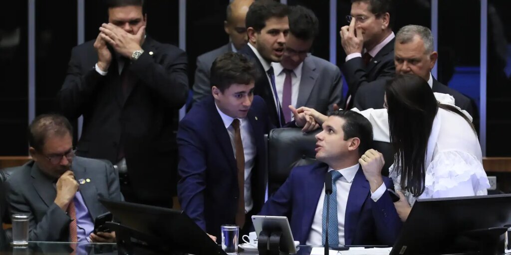 PEC da Blindagem se estenderá a deputados estaduais e distritais pec-da-blindagem-se-estendera-a-deputados-estaduais-e-distritais
