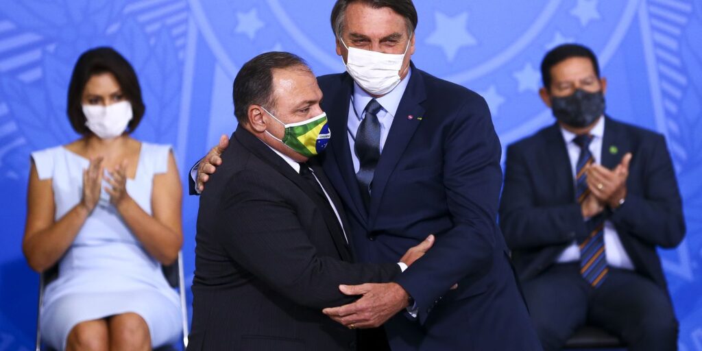 Flávio Dino autoriza investigação de Bolsonaro por crimes da pandemia flavio-dino-autoriza-investigacao-de-bolsonaro-por-crimes-da-pandemia