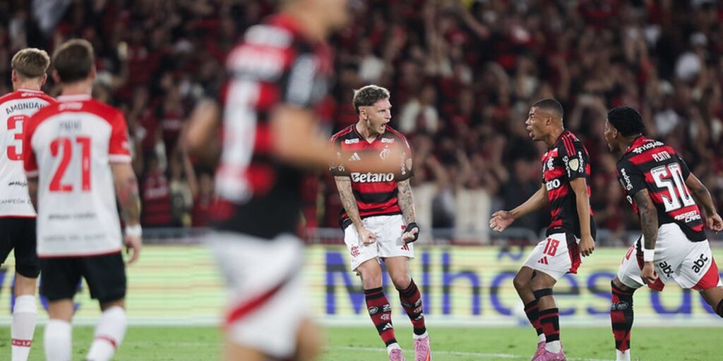 Com direito a gol relâmpago, Flamengo derrota Estudiantes no Maracanã com-direito-a-gol-relampago,-flamengo-derrota-estudiantes-no-maracana