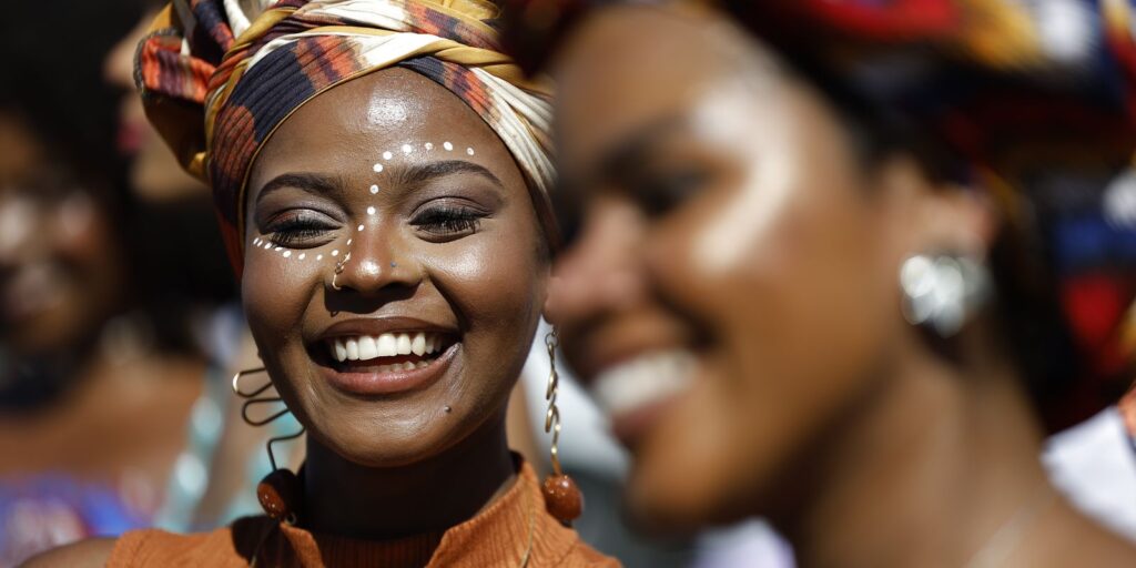 Especialistas defendem atenção específica para saúde da pele negra especialistas-defendem-atencao-especifica-para-saude-da-pele-negra