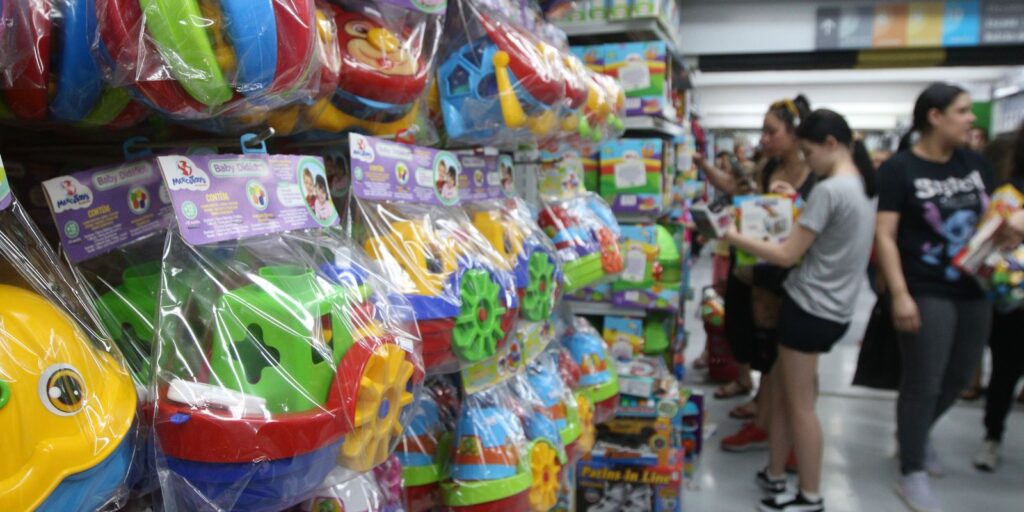 comercio-e-servicos-devem-gerar-118-mil-vagas-para-o-fim-de-ano