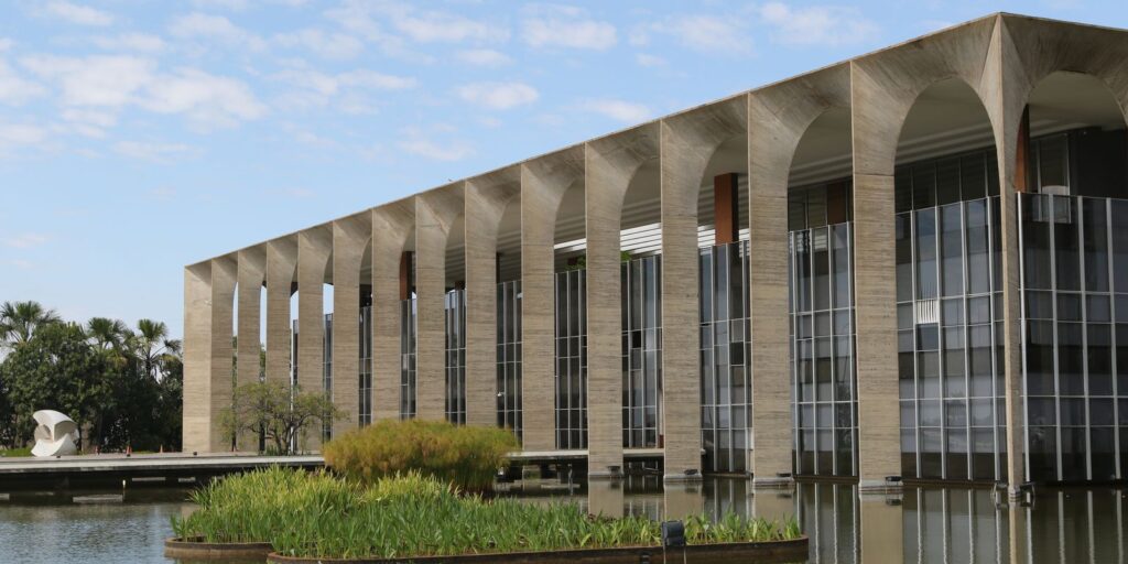 Itamaraty diz que Brasil “não se curvará” a novas sanções dos EUA itamaraty-diz-que-brasil-“nao-se-curvara”-a-novas-sancoes-dos-eua