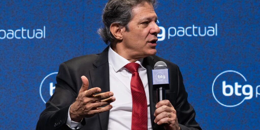 Haddad diz que tarifaço é um tiro no pé e será superado haddad-diz-que-tarifaco-e-um-tiro-no-pe-e-sera-superado