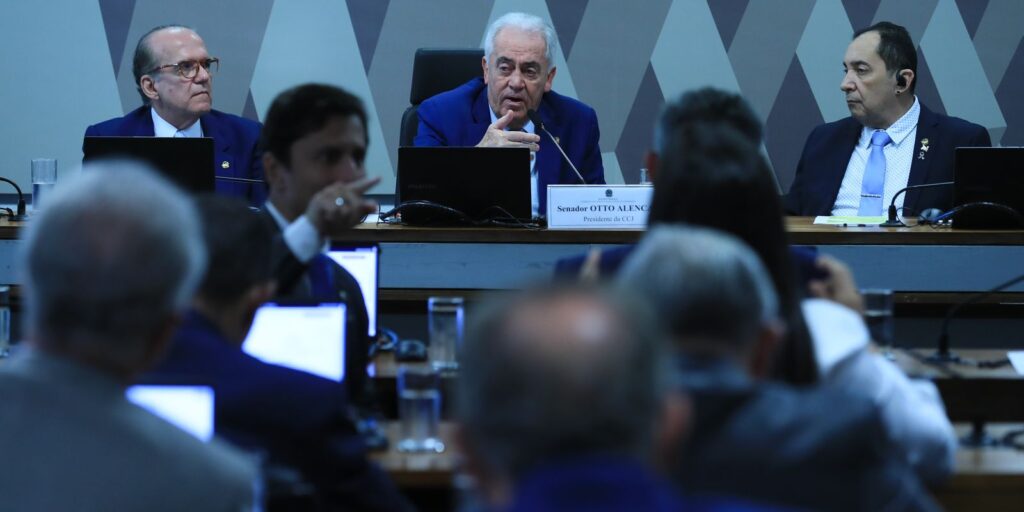 PEC da Blindagem abre portas do Congresso ao crime, diz relator pec-da-blindagem-abre-portas-do-congresso-ao-crime,-diz-relator