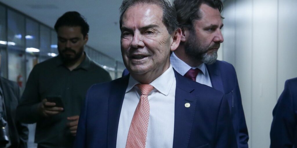 Relator da anistia vai debater texto com PT, União, PP e PDT relator-da-anistia-vai-debater-texto-com-pt,-uniao,-pp-e-pdt