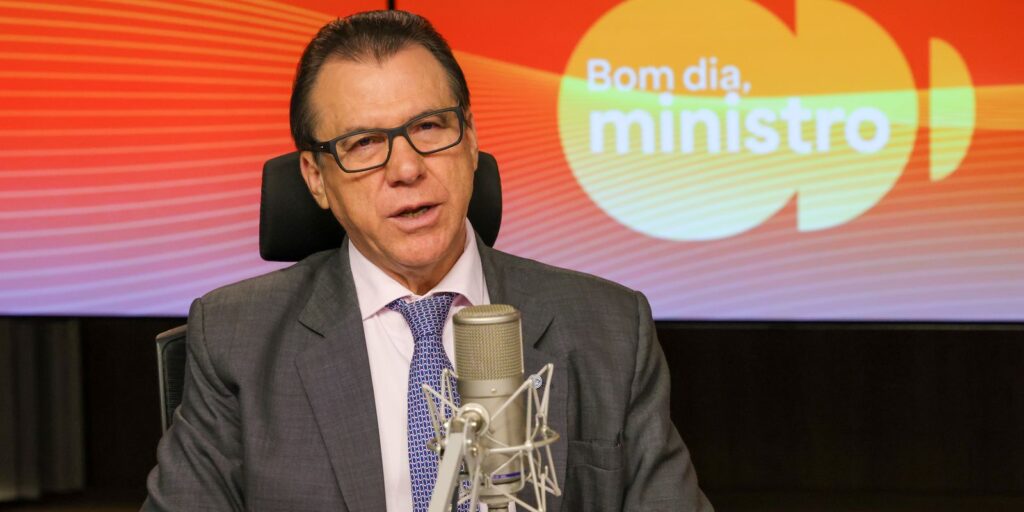 fim-da-escala-6×1-depende-de-mobilizacao-social,-diz-ministro