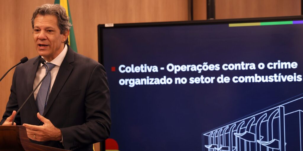 Haddad: sufocar finanças é modo de chegar a chefes do crime organizado haddad:-sufocar-financas-e-modo-de-chegar-a-chefes-do-crime-organizado