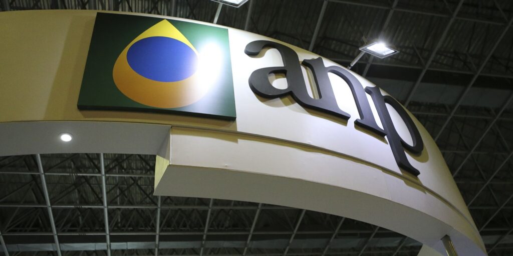 ANP interdita instalações da Refit para verificar irregularidades anp-interdita-instalacoes-da-refit-para-verificar-irregularidades