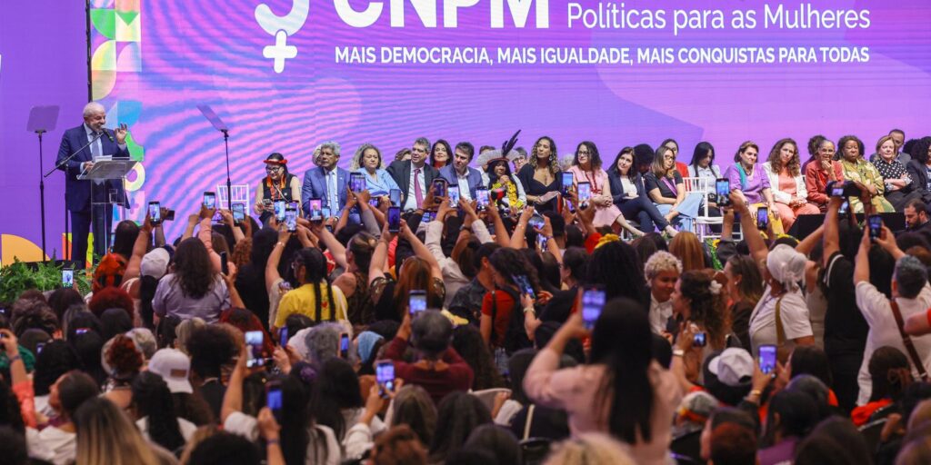 Mulheres cobram direitos e voz na 5ª Conferência Nacional mulheres-cobram-direitos-e-voz-na-5a-conferencia-nacional