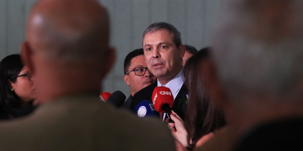 lindbergh-farias-pede-prisao-preventiva-de-jair-bolsonaro-ao-stf