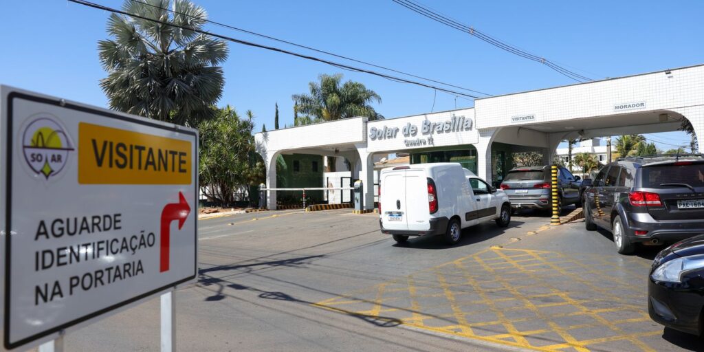 Moraes manda vistoriar carros e área externa da casa de Bolsonaro moraes-manda-vistoriar-carros-e-area-externa-da-casa-de-bolsonaro