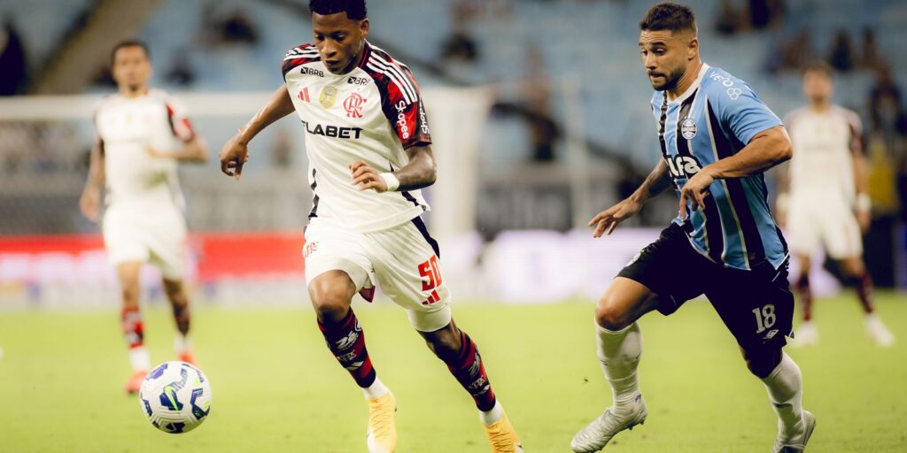 Em momentos distintos, Flamengo e Grêmio se enfrentam no Maracanã em-momentos-distintos,-flamengo-e-gremio-se-enfrentam-no-maracana