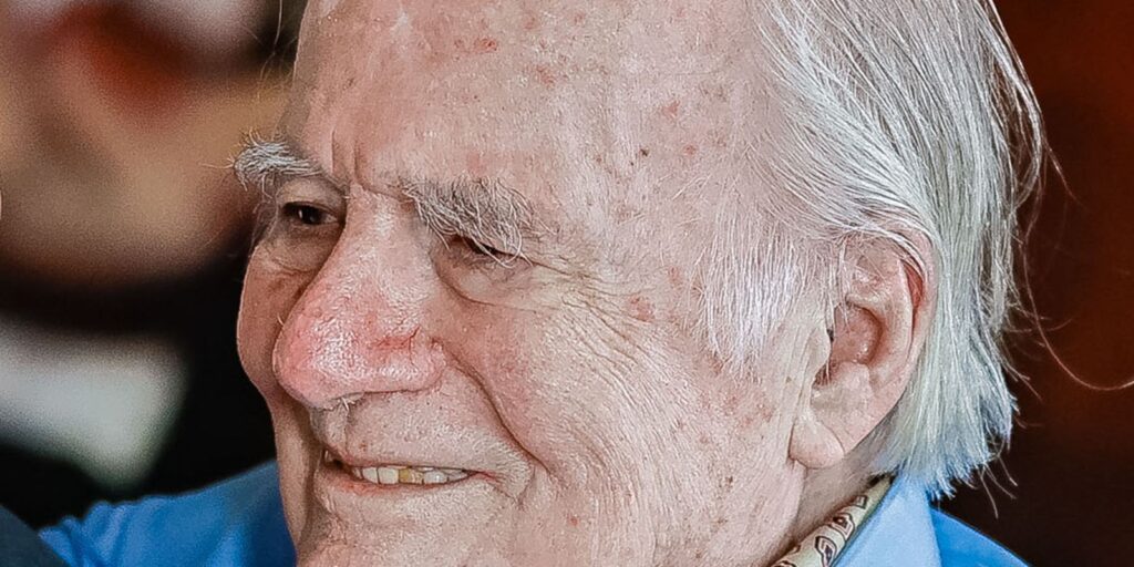 Morre o jornalista Mino Carta aos 91 anos morre-o-jornalista-mino-carta-aos-91-anos