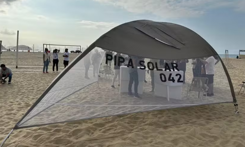 Paes apresenta novos modelos de barraca para a Orla Carioca