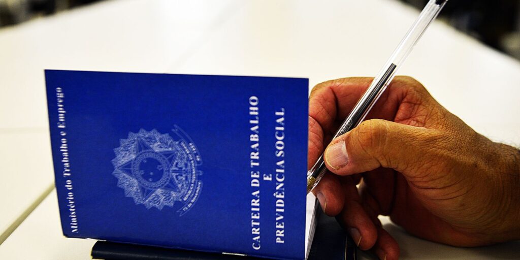 Taxa de desemprego em agosto fica em 5,6% e repete recorde de mínima taxa-de-desemprego-em-agosto-fica-em-5,6%-e-repete-recorde-de-minima