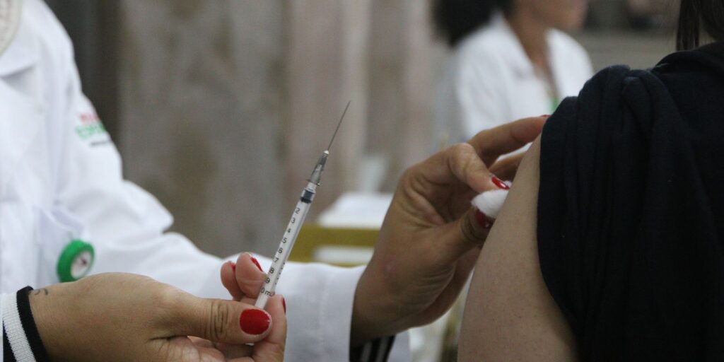 Vacina contra a covid-19 protege gestantes de complicações vacina-contra-a-covid-19-protege-gestantes-de-complicacoes