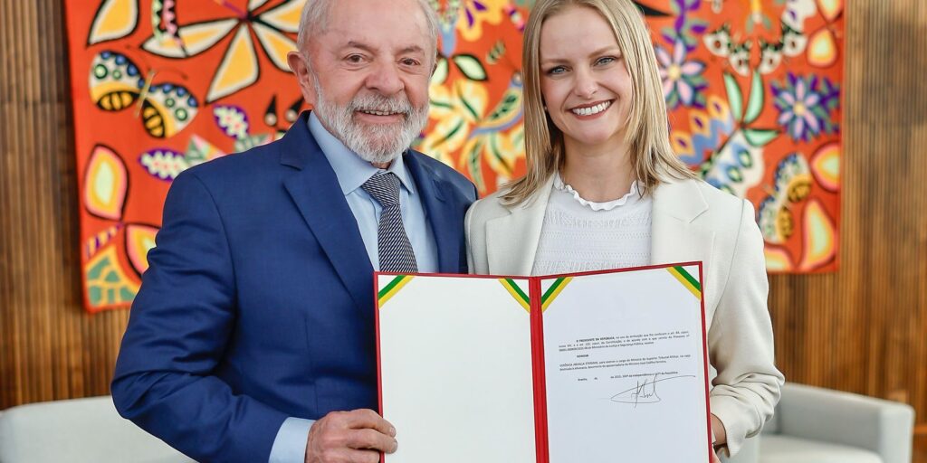 Verônica Abdalla Sterman toma posse no Superior Tribunal Militar veronica-abdalla-sterman-toma-posse-no-superior-tribunal-militar