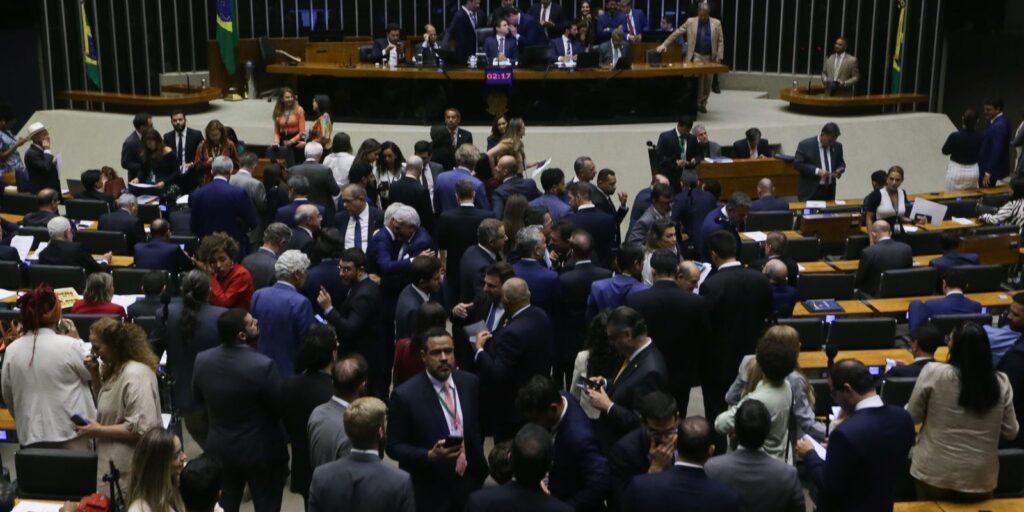 camara-aprova-isencao-do-ir-para-quem-ganha-ate-r$-5-mil