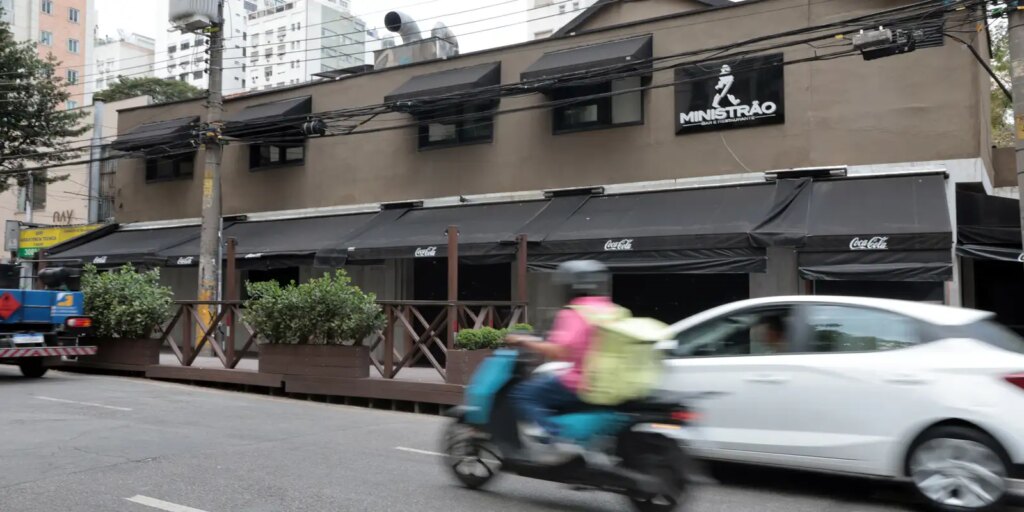 SP tem 6 estabelecimentos fechados por suspeita de bebida adulterada sp-tem-6-estabelecimentos-fechados-por-suspeita-de-bebida-adulterada