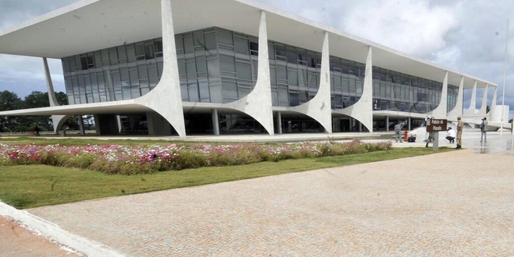 Lula elogia plebiscito sobre taxação de ricos e contra escala 6×1 lula-elogia-plebiscito-sobre-taxacao-de-ricos-e-contra-escala-6×1