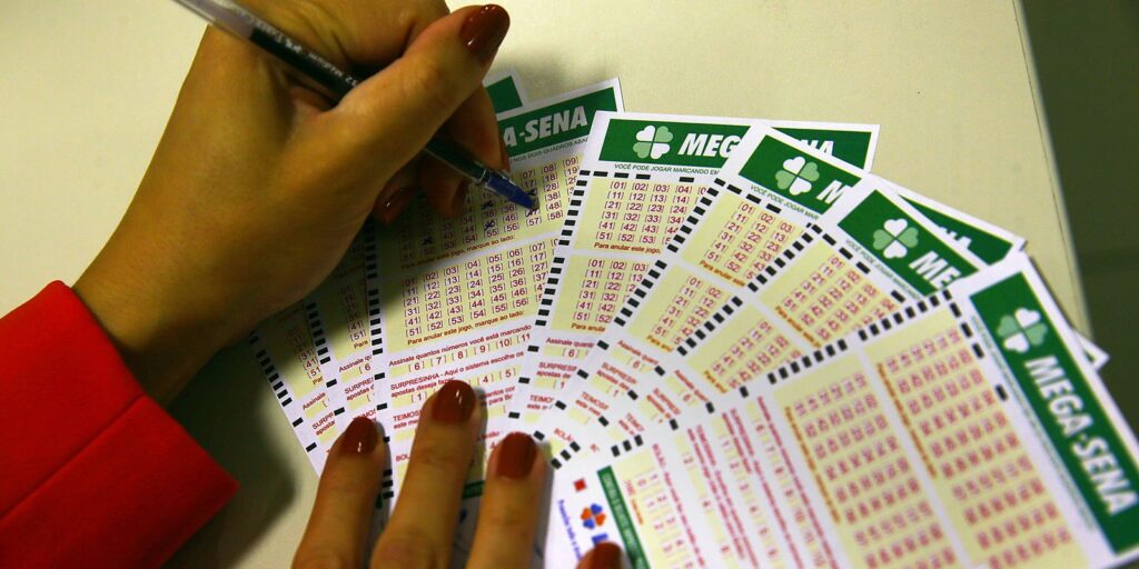 Mega-Sena sorteia nesta quinta prêmio acumulado em R$ 7,5 milhões mega-sena-sorteia-nesta-quinta-premio-acumulado-em-r$-7,5-milhoes