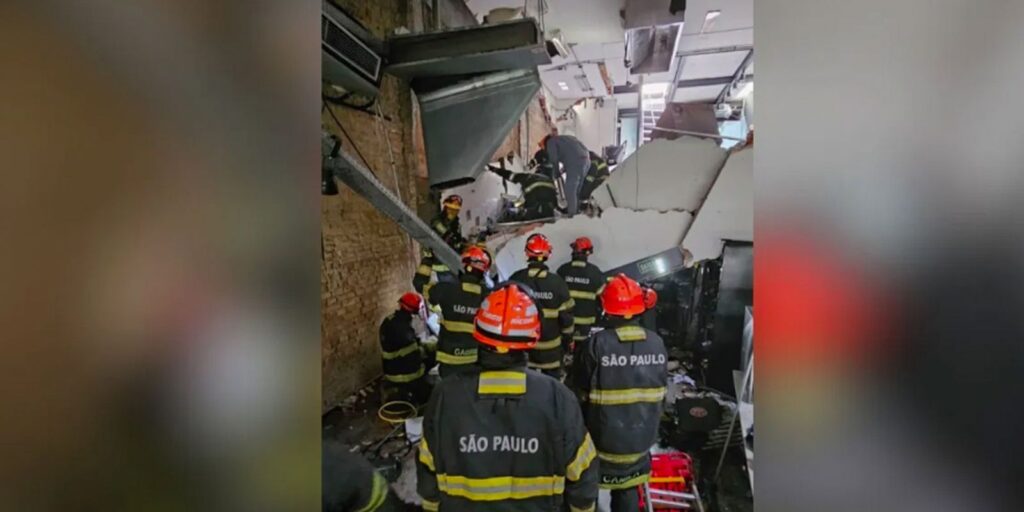 Uma pessoa morre após desabamento de teto de restaurante em SP uma-pessoa-morre-apos-desabamento-de-teto-de-restaurante-em-sp