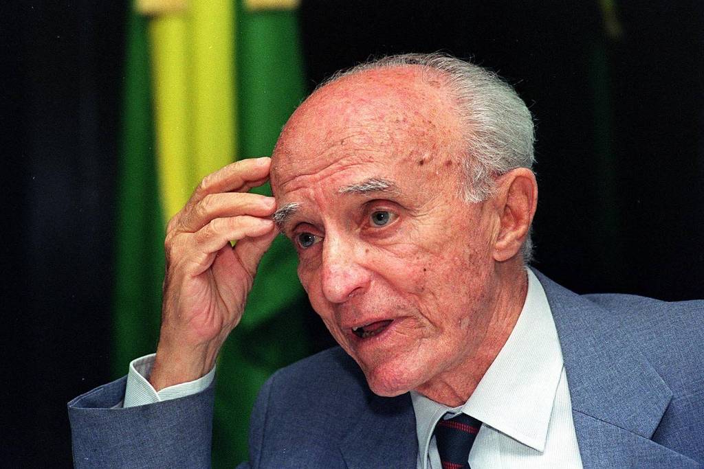 No Dia dos Professores, celebram-se os 115 anos de Antonio Houaiss