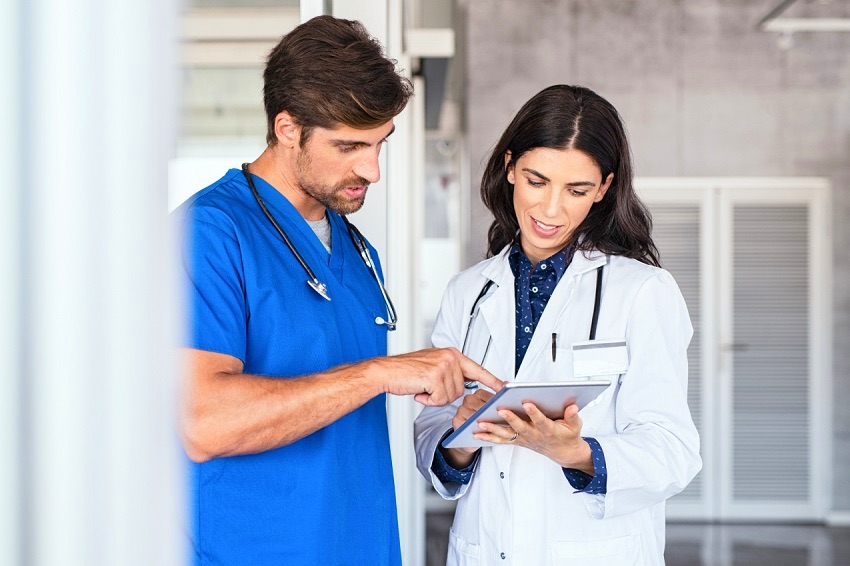 Revalida 2025/2: prazo para envio de diploma médico começa hoje